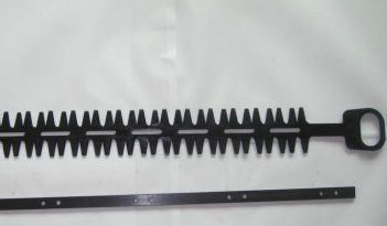 如何調整綠籬機的刀片？